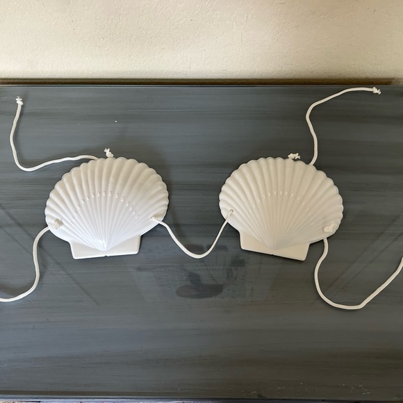 NWOT shell bikini top - Picture 3 of 3